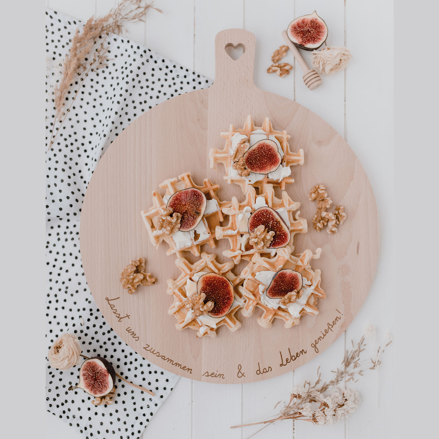 hz-014_brett_zusammensein_3_photocredits_maggymelzer Schneidebrett Zusammen sein