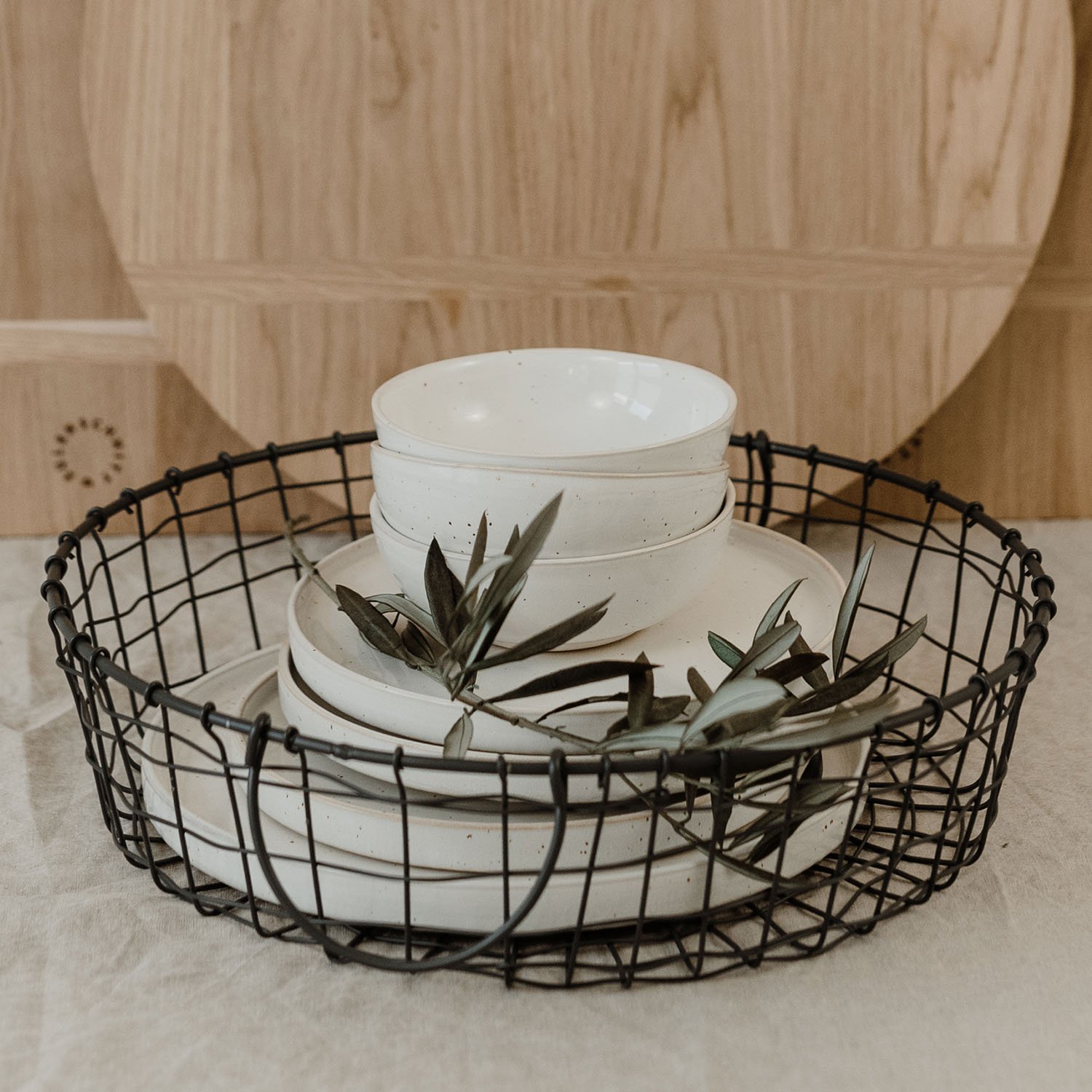 ab005_drahtkorbtablett_photocredits_maggymelzer_3 Drahtkorb rund 38cm