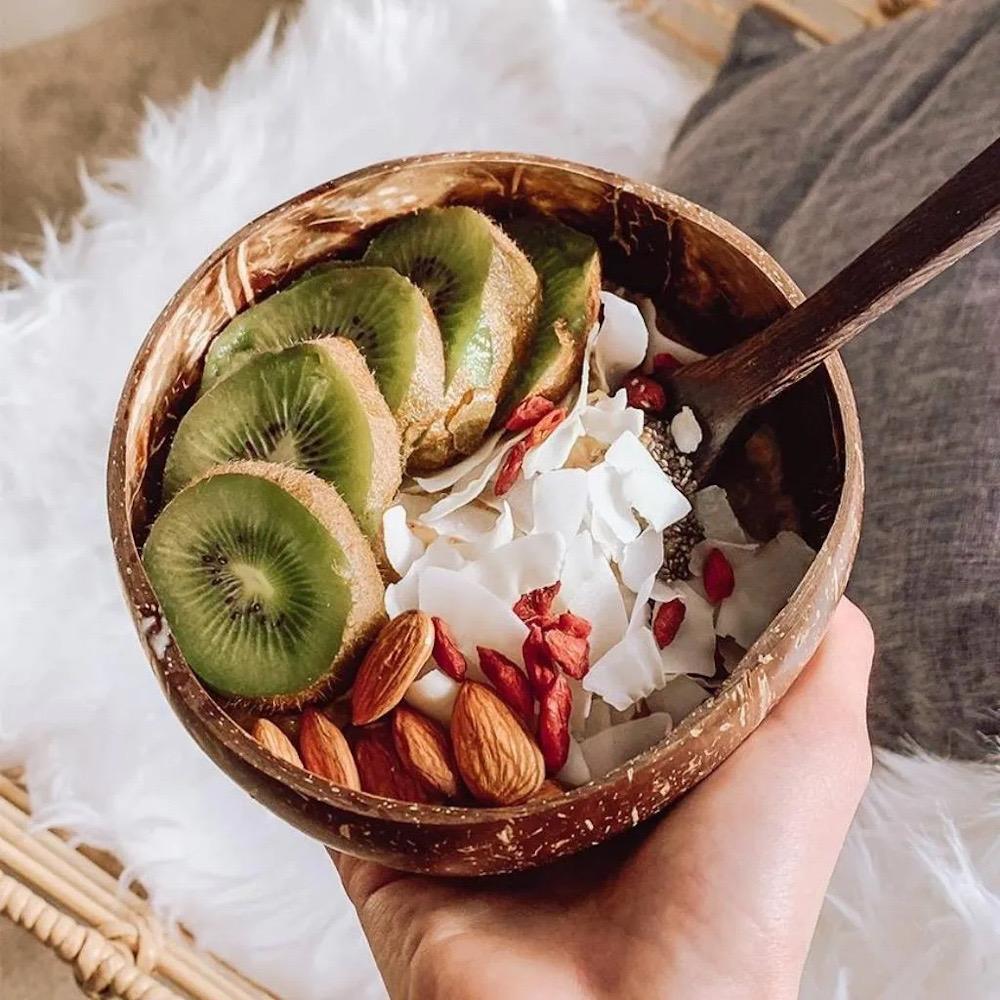 7BEE4AEA-9E16-43E7-801C-983A114AE3DB Coconut Bowl Set mit Holzlöffel