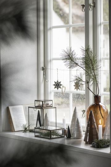 Tannenbaum schwarz Rillen länglich