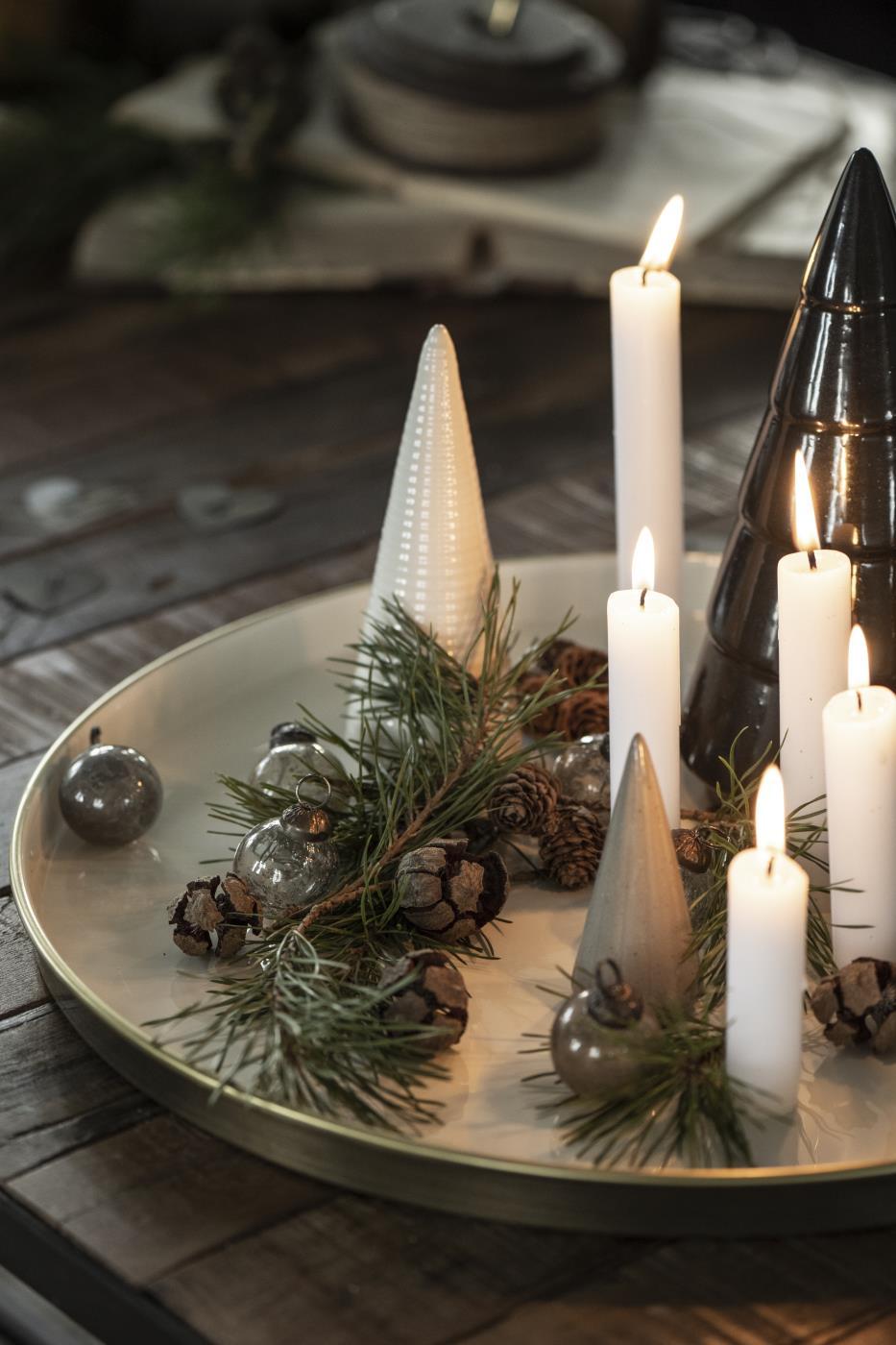 Tannenbaum weiß Rillen länglich