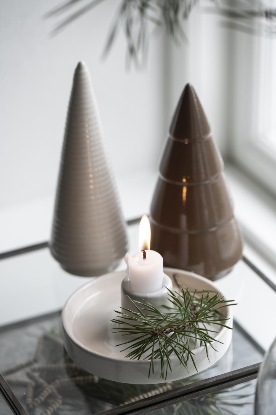 Tannenbaum weiß Rillen länglich