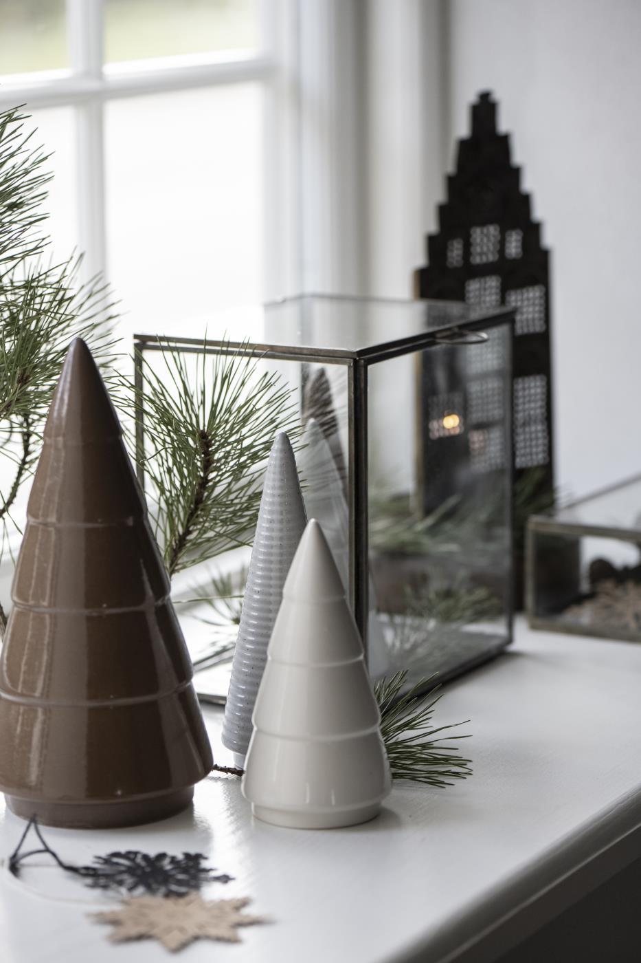 Tannenbaum cremefarben breite Rillen