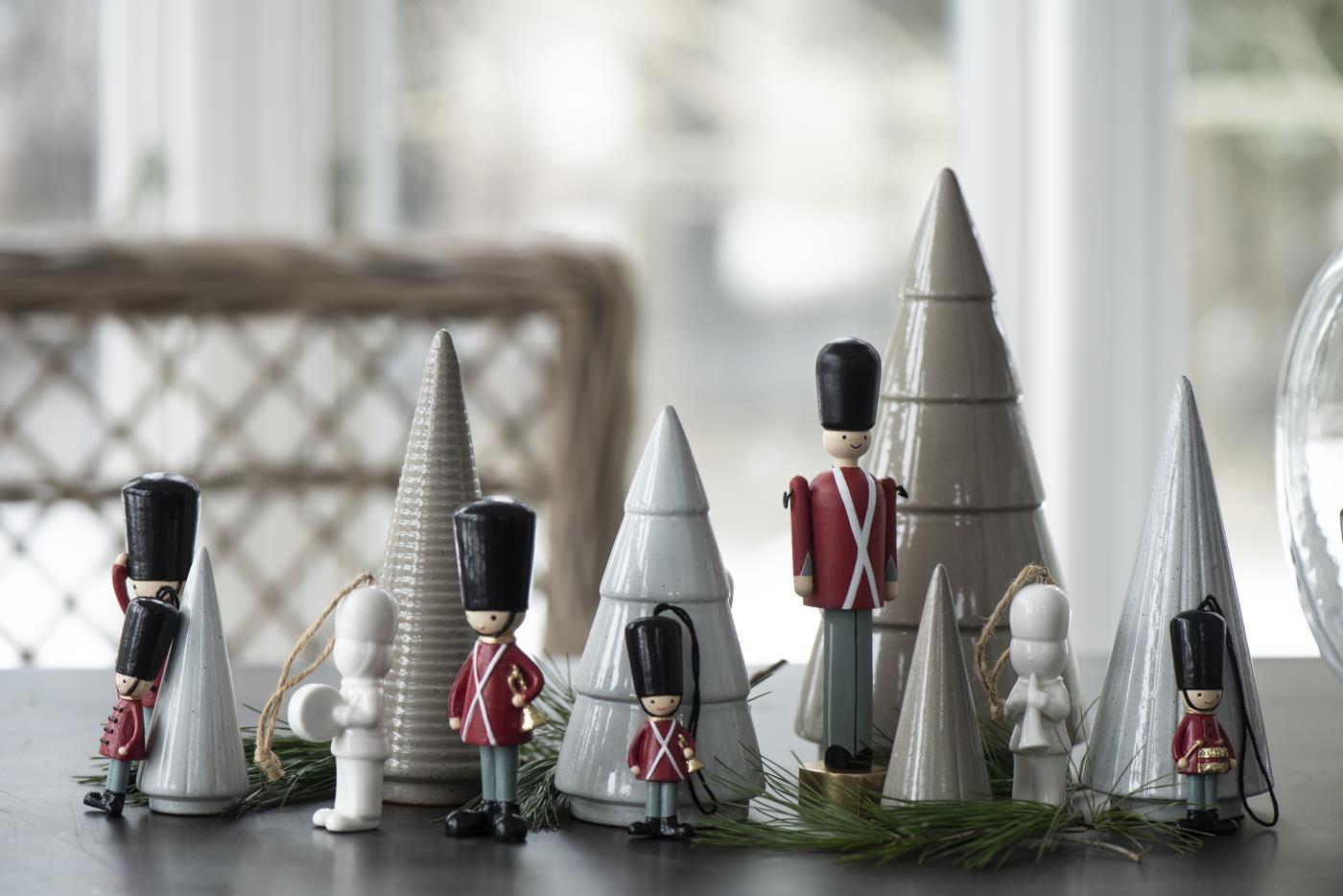 Tannenbaum weiß Rillen länglich