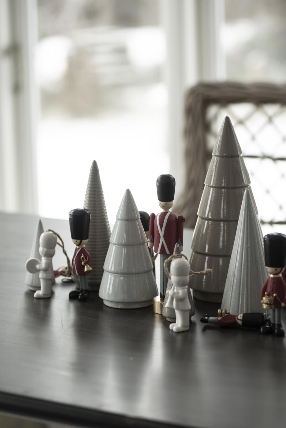 Tannenbaum weiß gesprenkelt breite Rillen