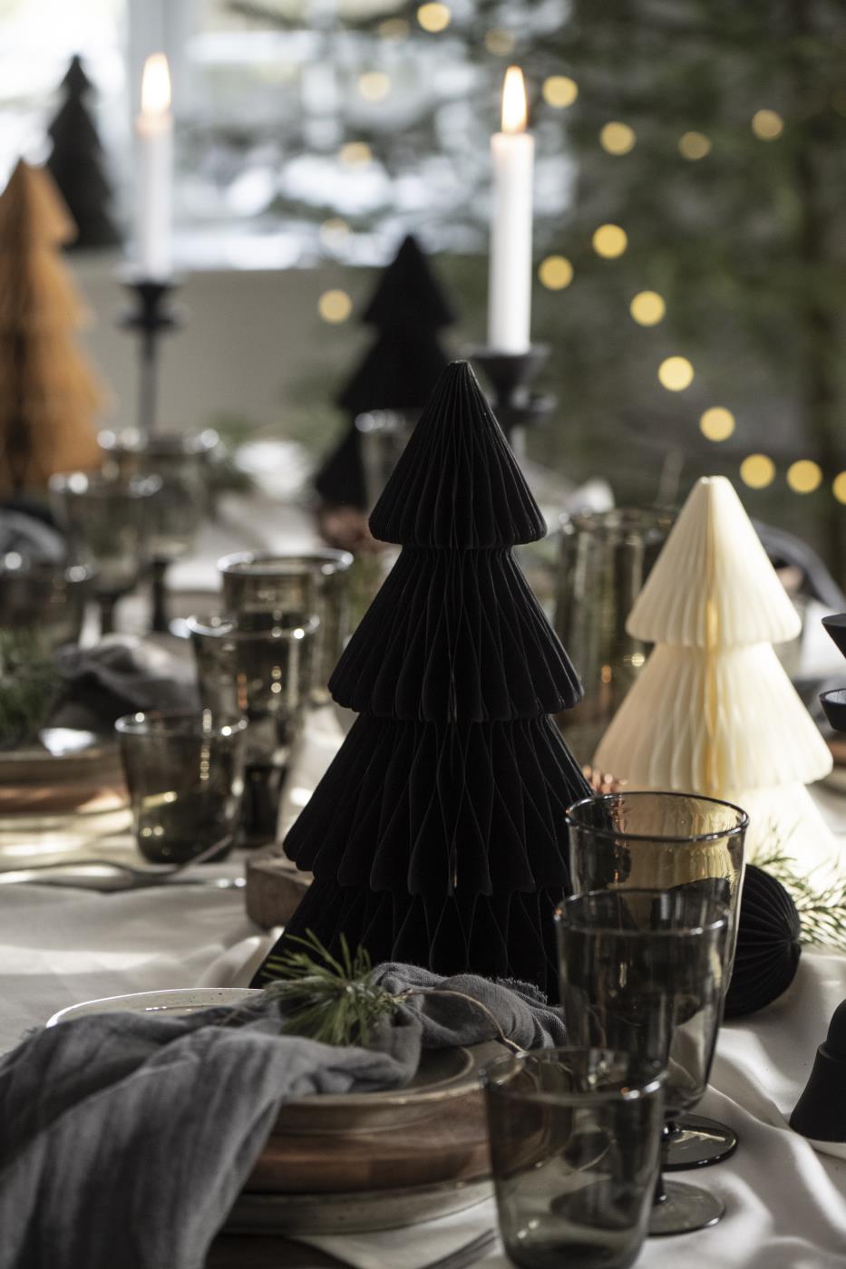 Tannenbaum weiß gefaltetes Papier mit Magnetverschluss