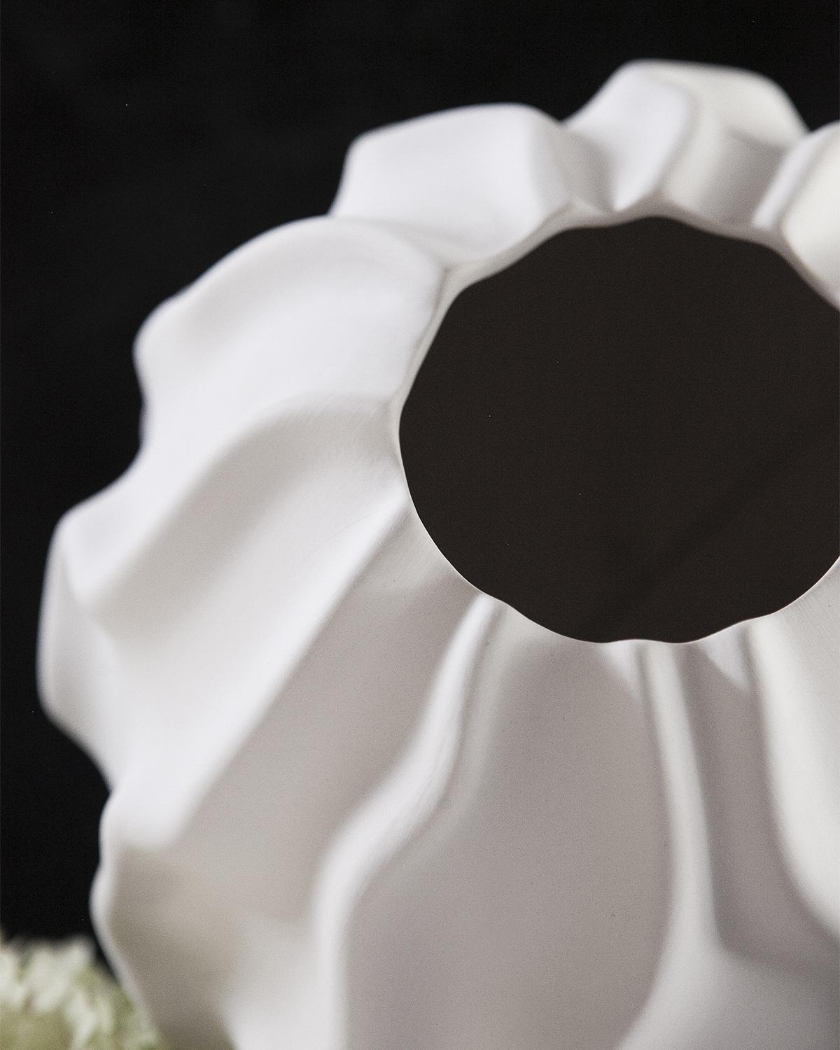 9A36C378-688F-43EB-BFC1-D65425B510B7 Malmbäck Vase weiß groß