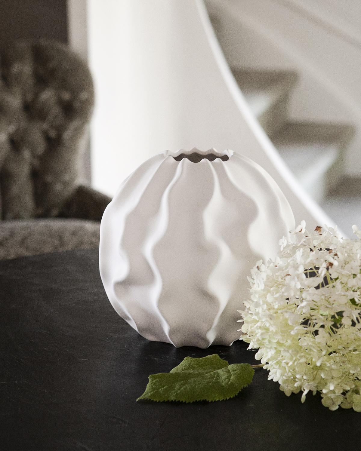 FDF5B74D-F97D-4A46-B372-D3B58BF21C22 Malmbäck Vase weiß groß