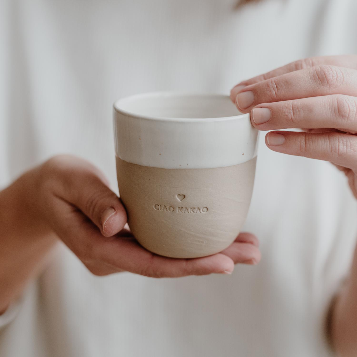 pot-041_becher_ciaokakao_photocredits_maggymelzer_6 Kleiner Becher Ciao Kakao