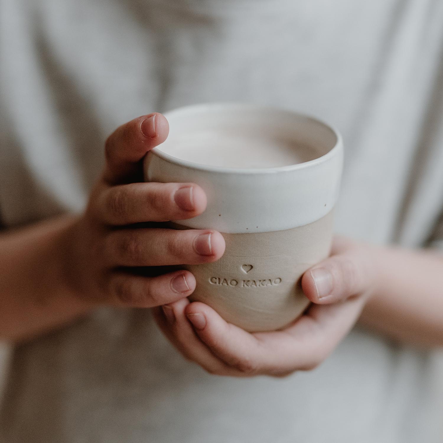 pot-041_becher_ciaokakao_photocredits_maggymelzer_8 Kleiner Becher Ciao Kakao