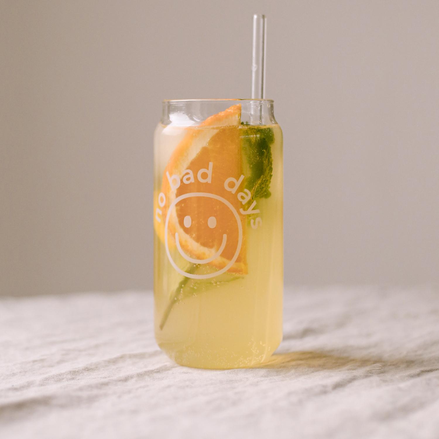 gl-114_canglass_nobaddays_photocredits_eulenschnitt_3 Hohes Trinkglas No Bad Days