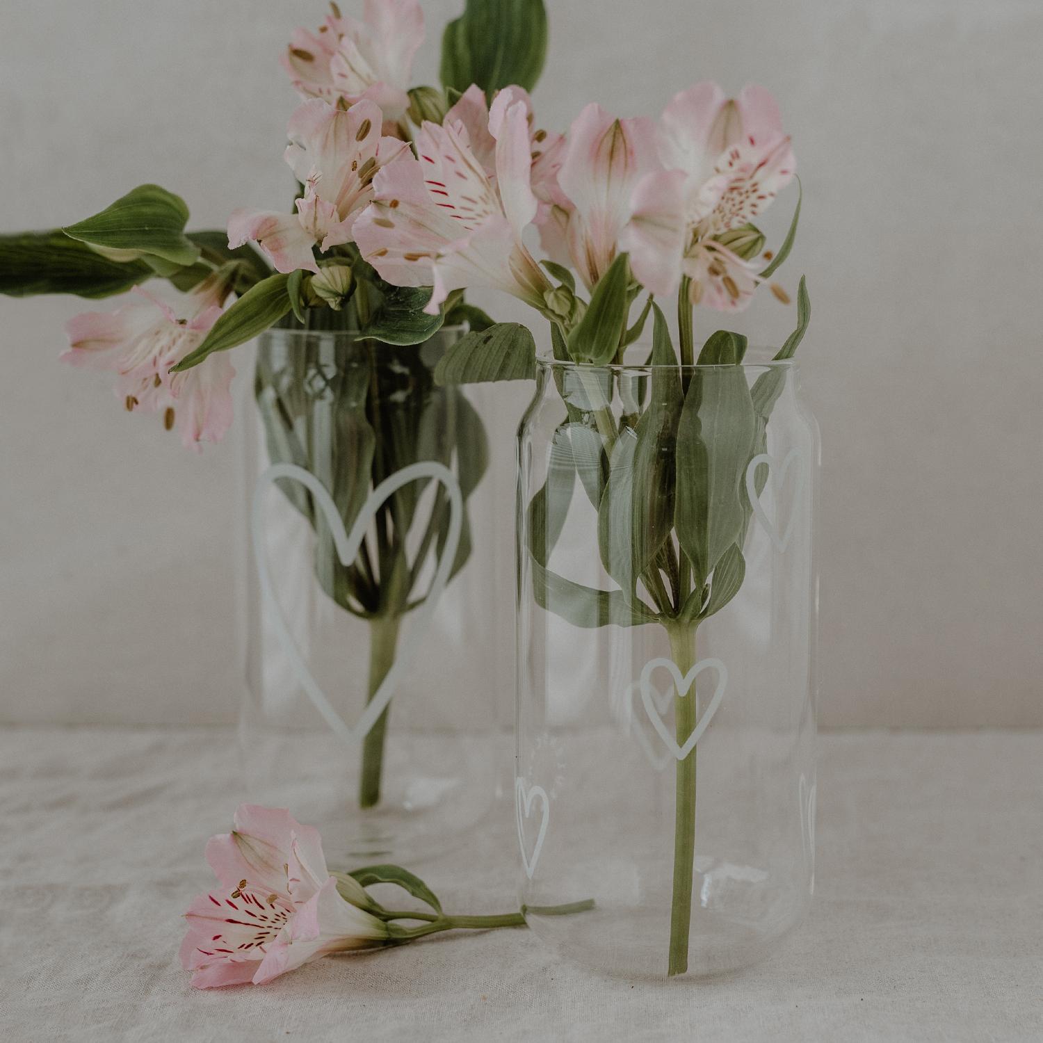 gl-116_canglass_herzen_photocredits_maggymelzer_4 Hohes Trinkglas Herzen