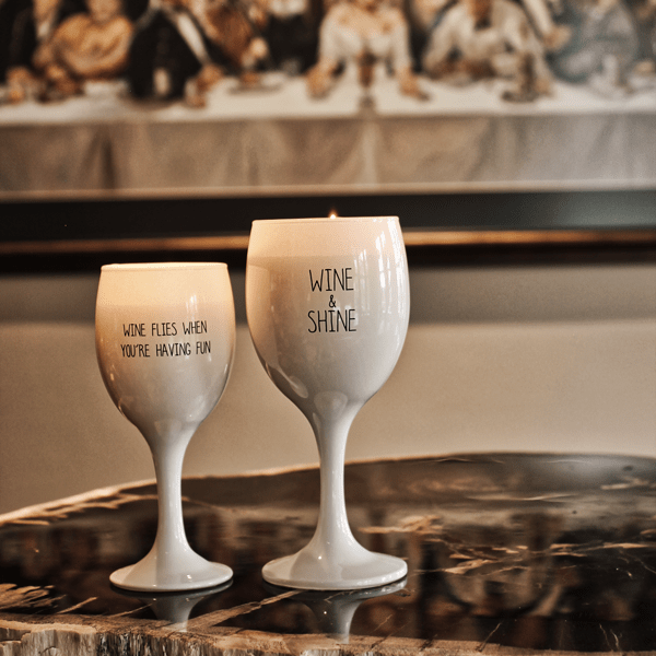 Kerze Weinglas klein Wine flies when you are having fun