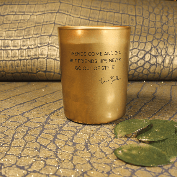 xbg.1012.mgo6 Kerze Quotes - Friendships never go