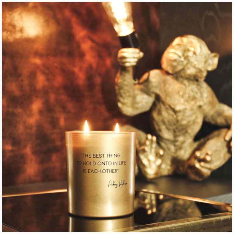 Kerze Quotes - The best thing to hold onto in life is each other 7 Kerze Quotes - The best thing to hold onto in life is each other