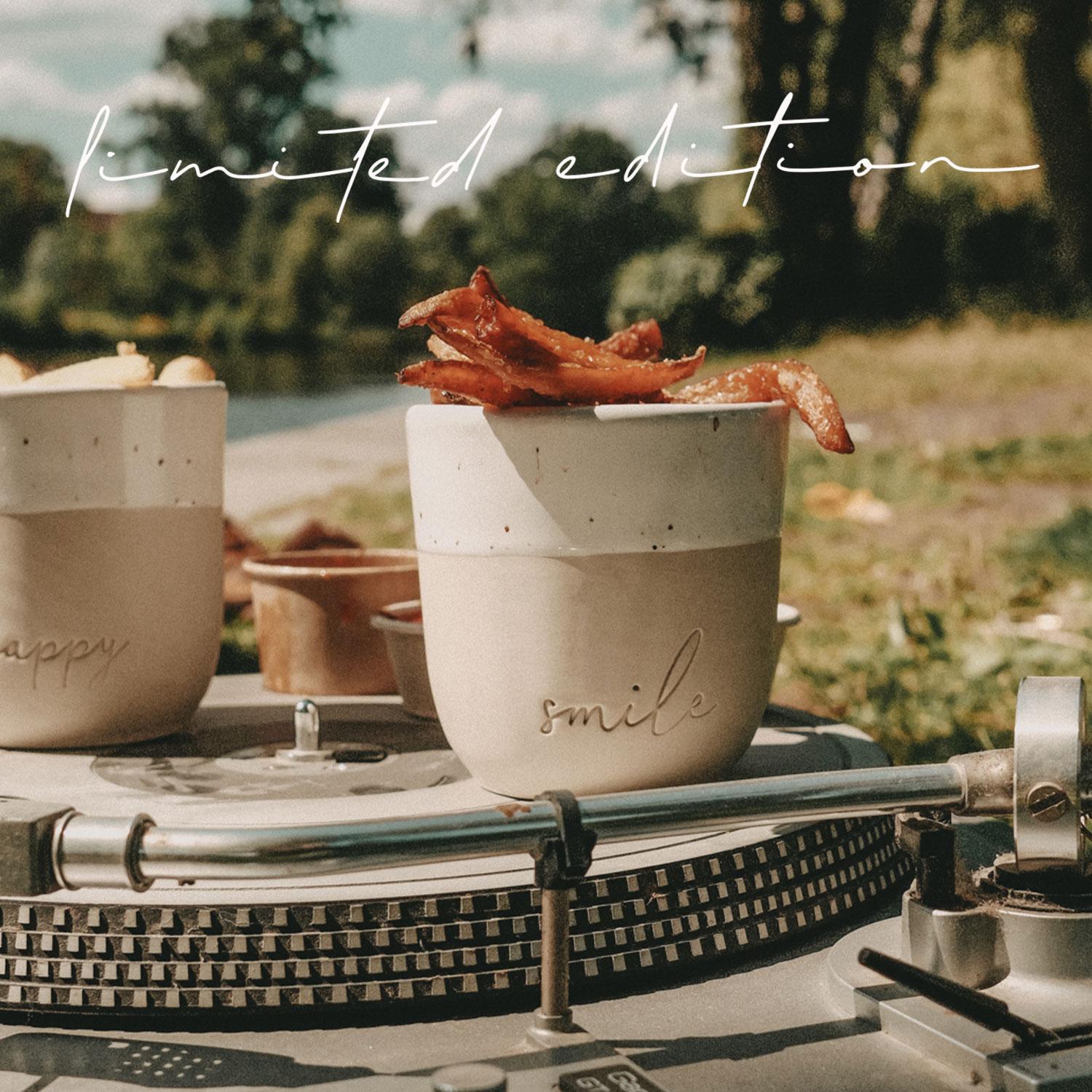 pot-135_becher_smile_limited_2 Eulenschnitt Becher Smile - limitiert