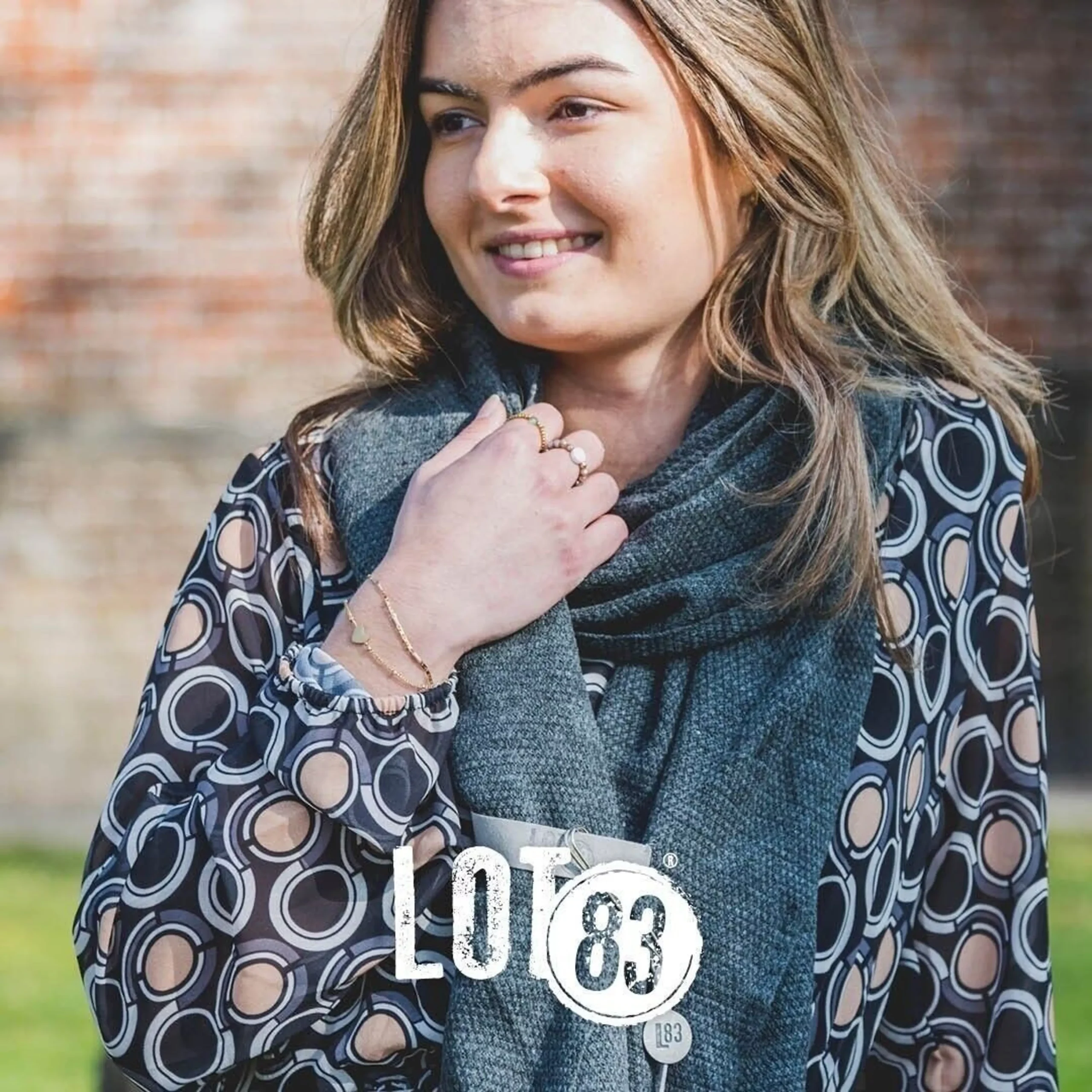 IMG_3408 Lot83 Sommerschal Lynn Anthrazit