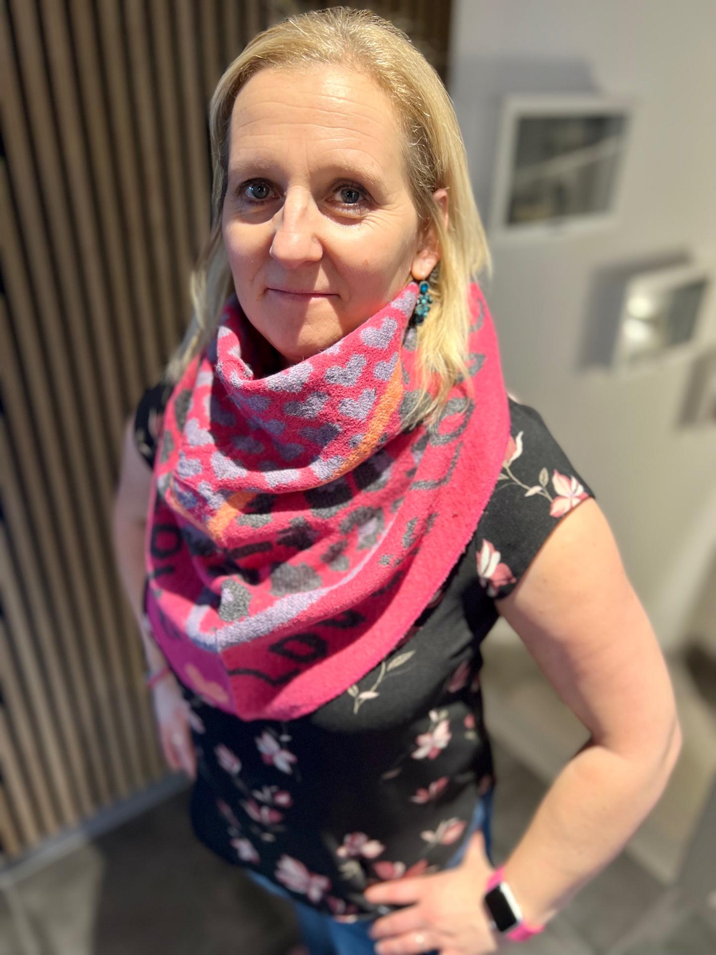 Dreiecksschal Love pink