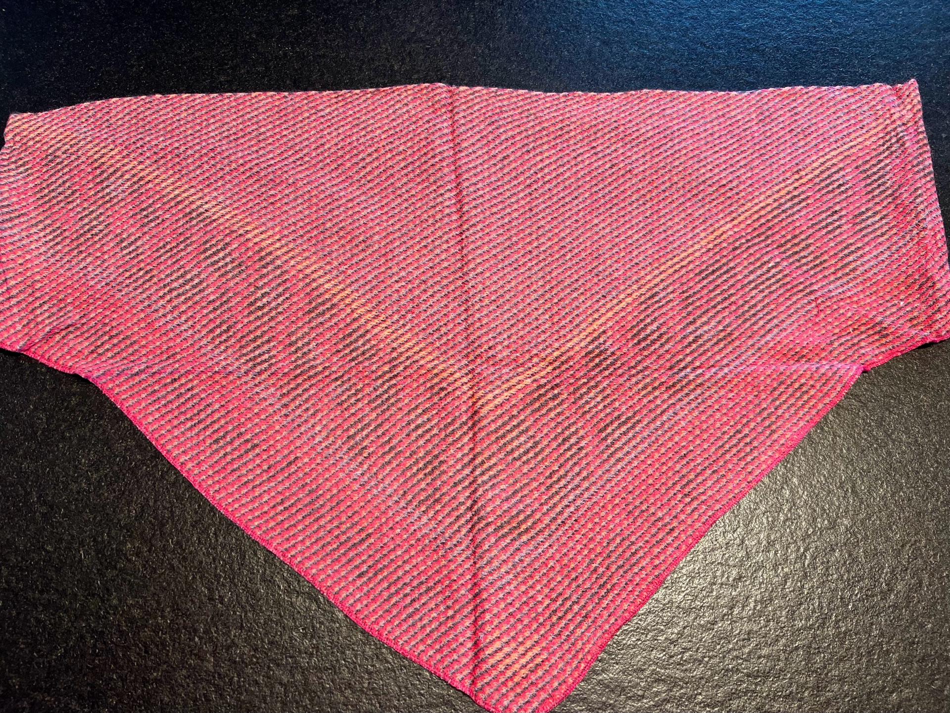 Dreiecksschal Love pink