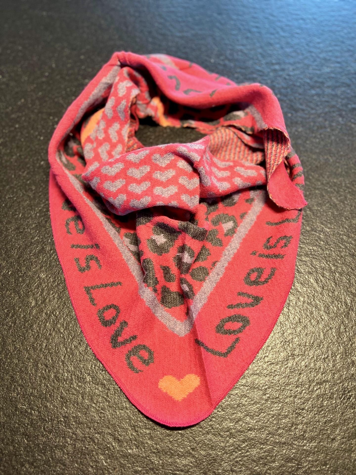 Dreiecksschal Love pink