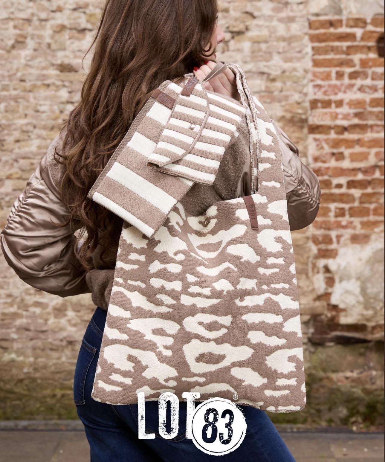 Lot83 Shopper Lara 18