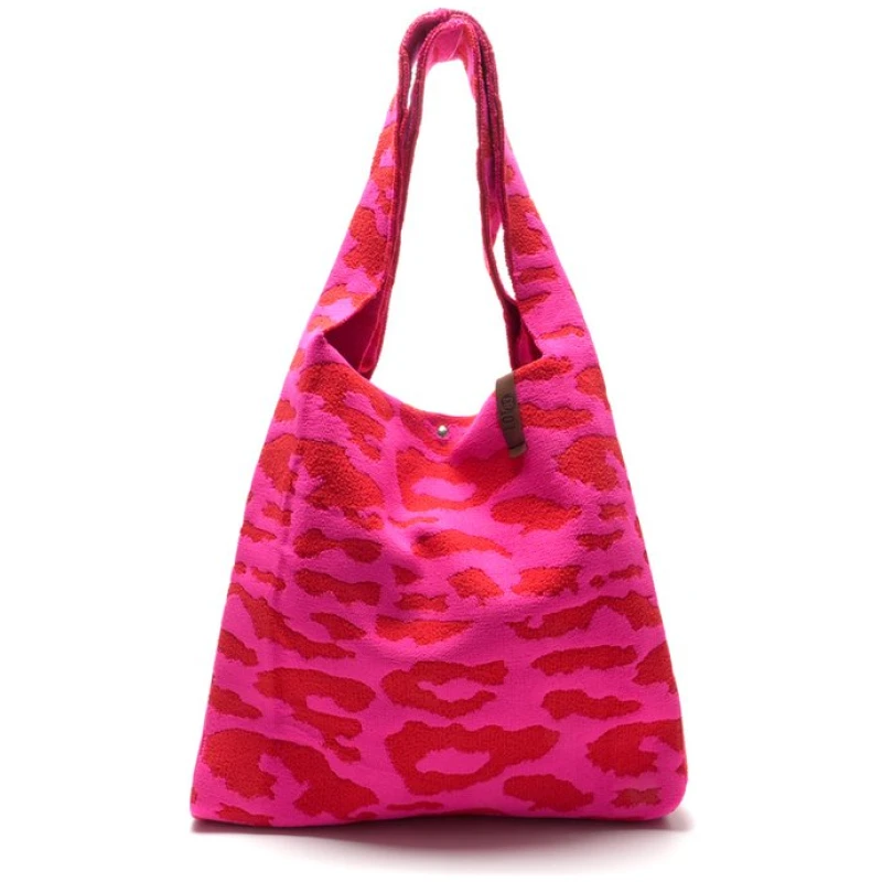 Lot83 Shopper Lois 33