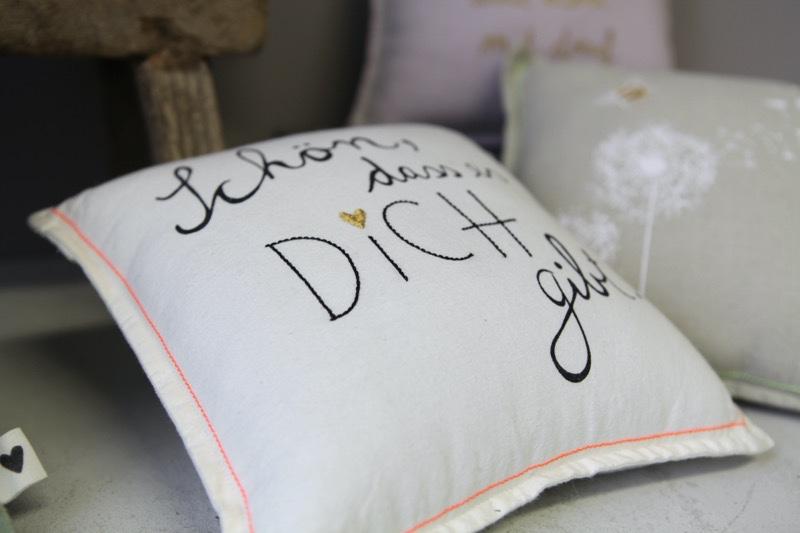 IMG_6382 Goodoldfriends Mini Kissen Schön dass es dich gibt